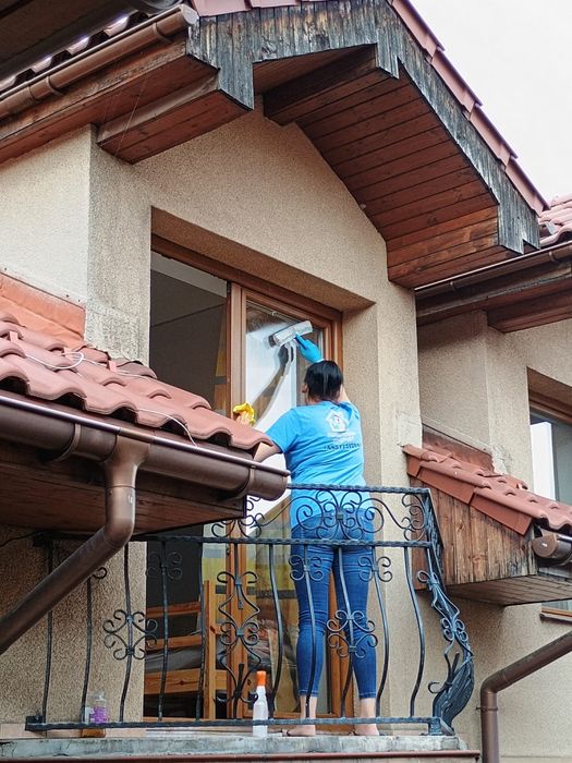 Sprzątanie, mycie okien