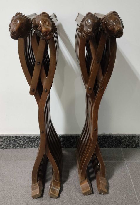 Par de cadeirões articulados Savonarola - em madeira