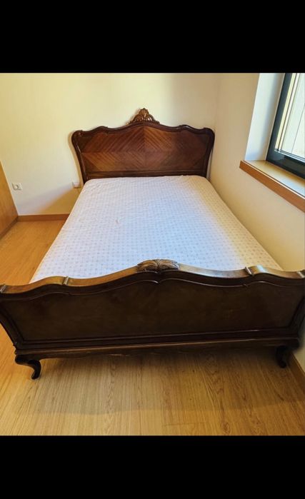 cama de casal com colchão 190*140