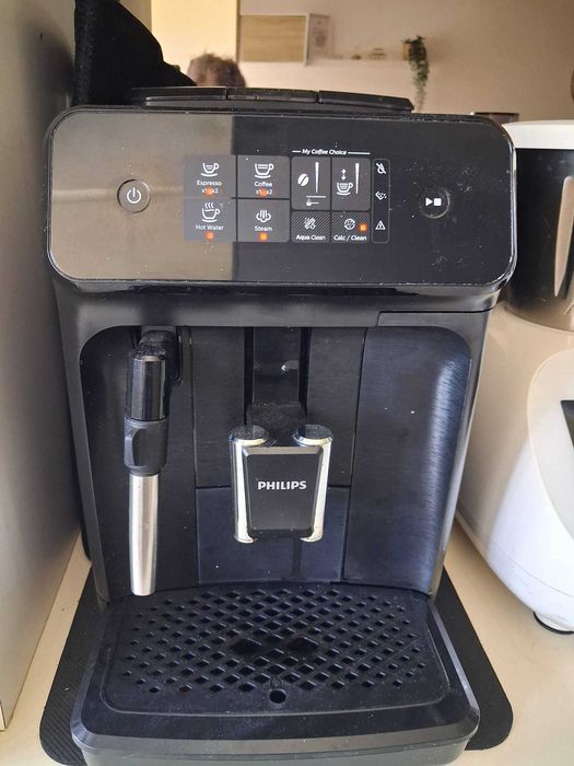 Máquina de Café Automática PHILIPS Série 2200