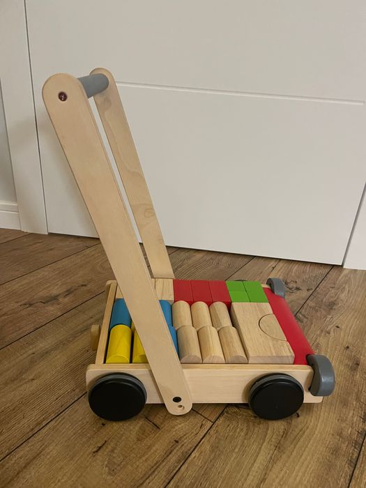 Chodzik pchacz plantoys z klockami