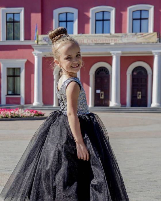 Святкова стильна нарядна сукня плаття платье оренда прокат