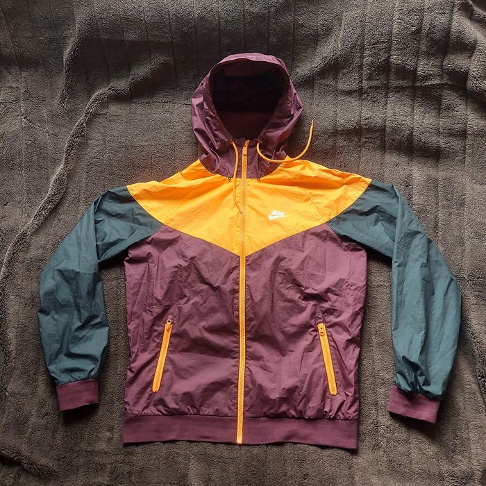 Вітровка бігова Nike Sportswear Windrunner оригінал