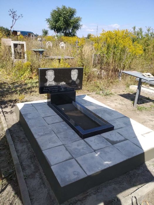 Встановлення памʼятників