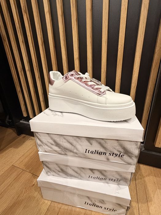 Biało-różowe sneakersy na platformie rozmiar 38