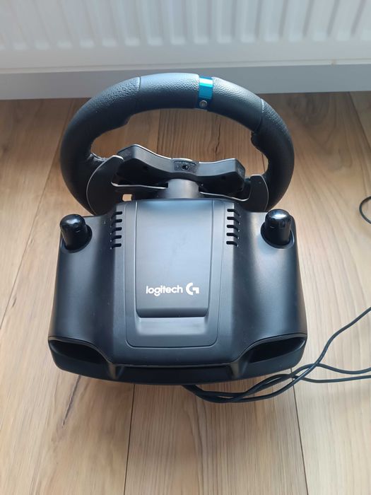 Kierownica •	Logitech G29
