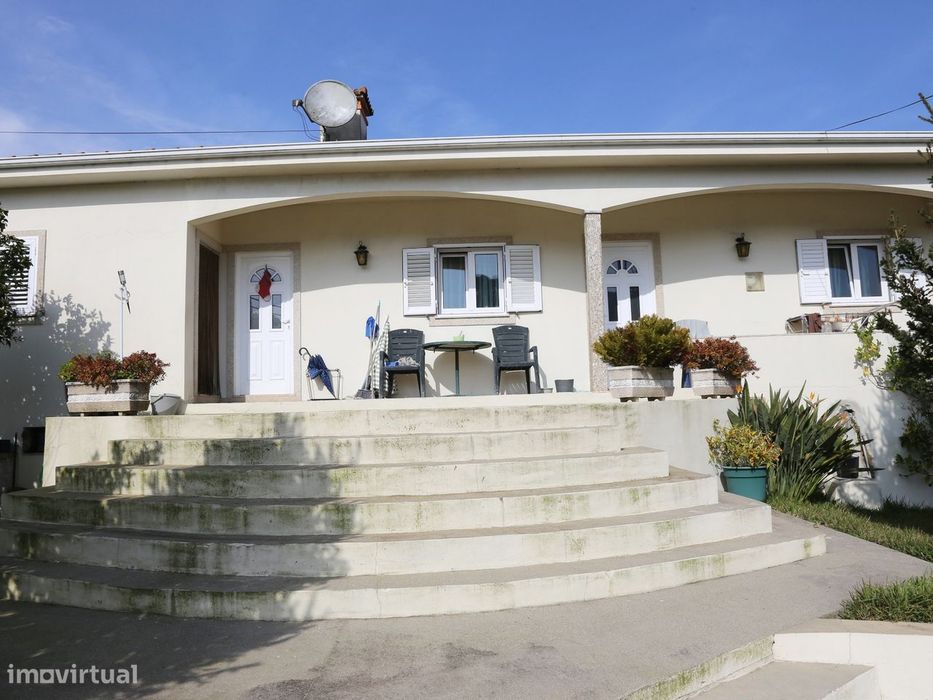 Moradia Isolada T2 Venda em Caldas de Vizela (São Miguel e São João),V