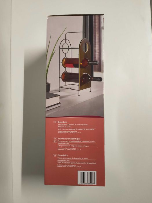 Vendo Garrafeira Nova na embalagem