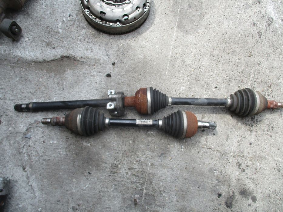 Opel Astra IV J półoś lewa 1.7 cdti