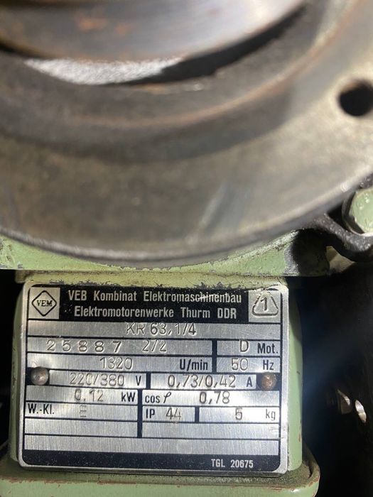 Мотор для промисловоі швейноі машини або оверлока