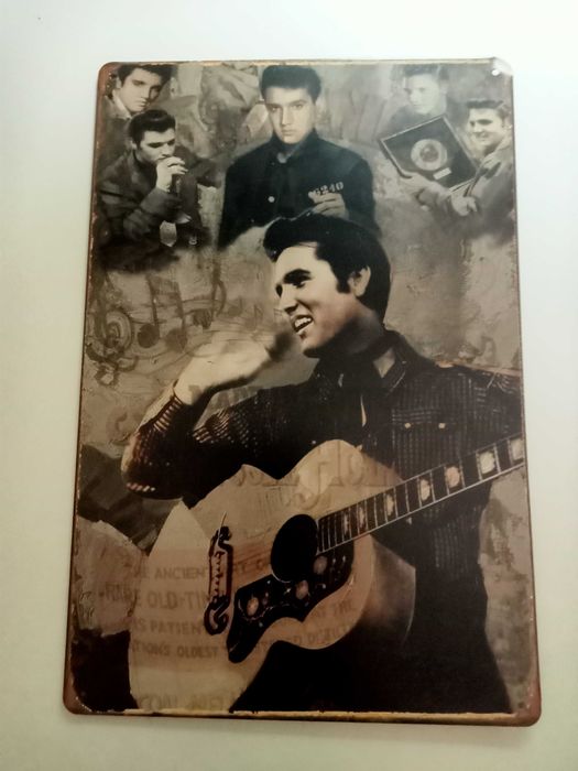 Placas decorativas em metal