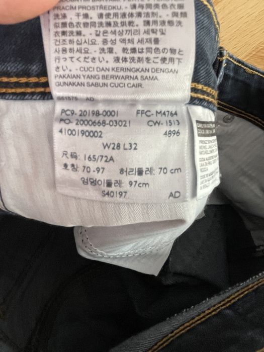 Levis джинси 28 розмір