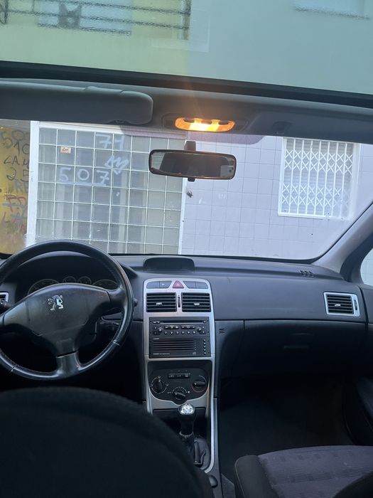 Vendo  Peugeot 307 1.6 gasolina 7 lugares