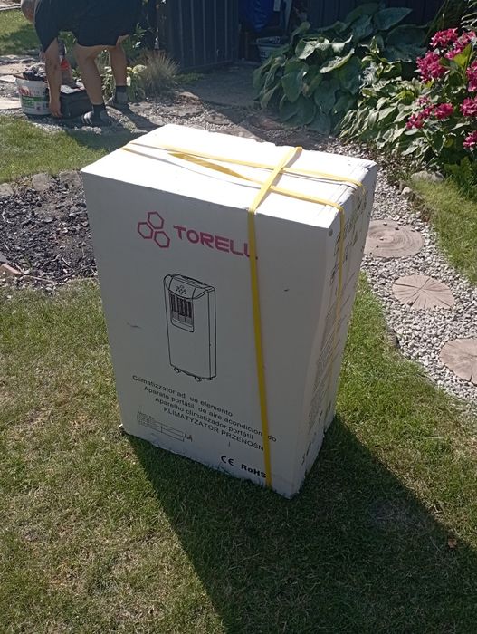 Klimatyzator. Nowy nigdy nie otwarty