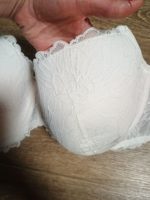 Бюстгальтер большого размера на большую грудь