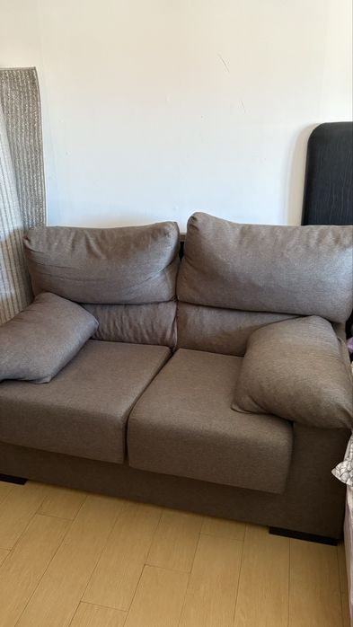 Sofa de dois lugares