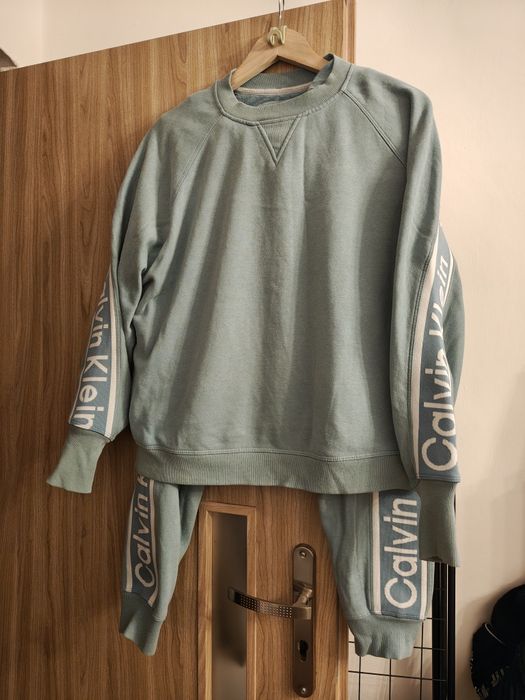 Kompletny dres firmy Calvin Klein