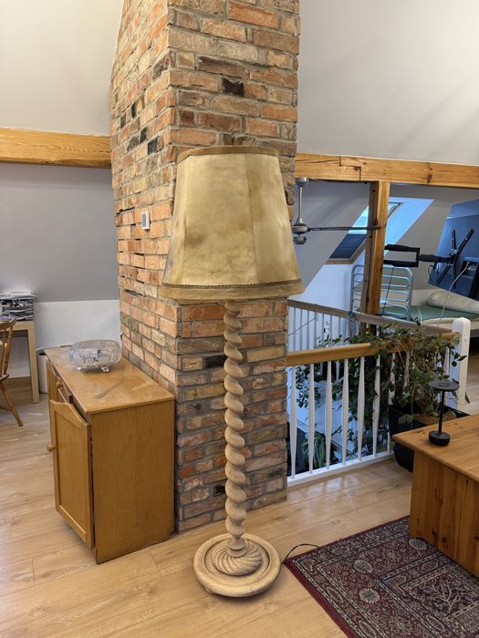 Sprzedam stara lampe stojącą