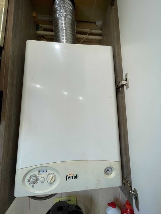 2-кімнатна з ремонтом та автономним опаленням. Ідеальна для сім’ї!