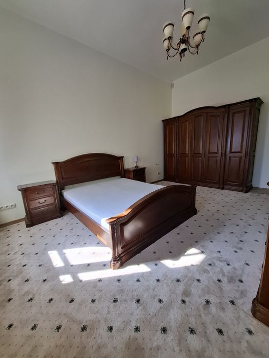 Оренда 3К  Поділ Андріївська церква, Хорива 4, Видова, Власник