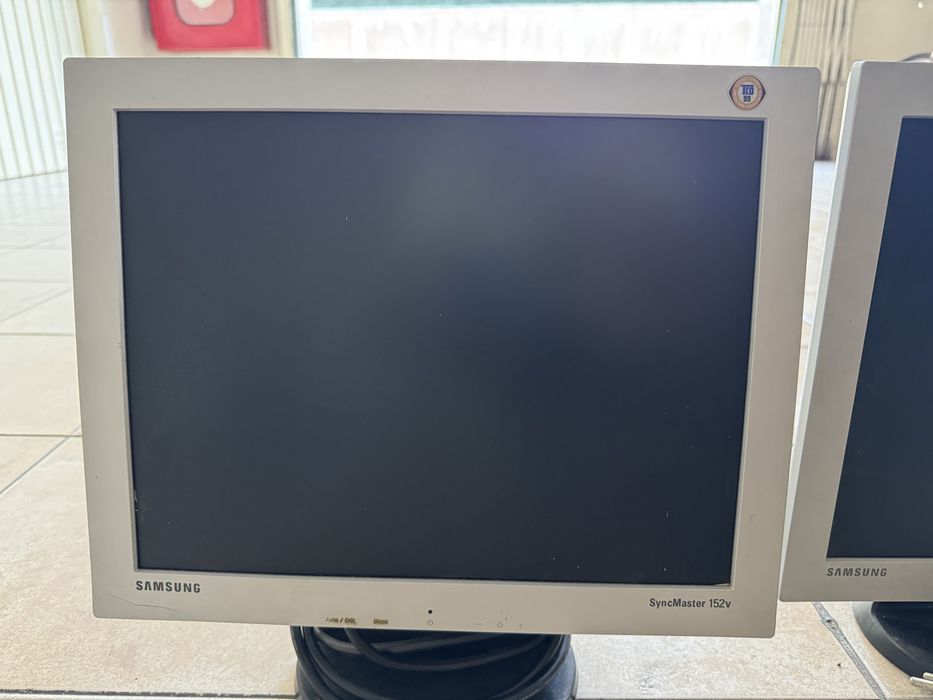 Monitores Samsung SyncMaster 15''