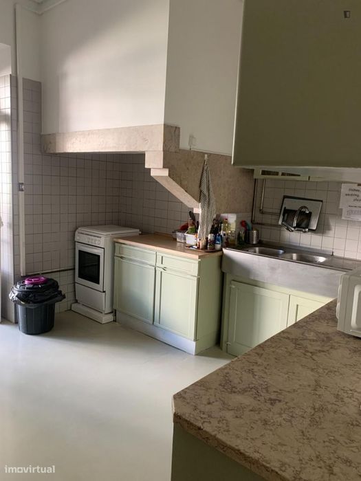 Quarto - localizado em São Bento Lisbon
