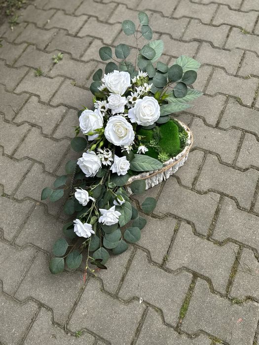 Stroik na pomnik biały