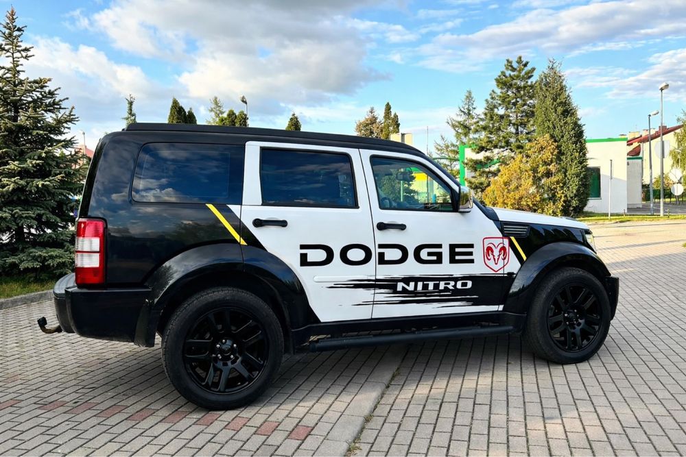 Dodge nitro 4.0 V6 4x4 servis