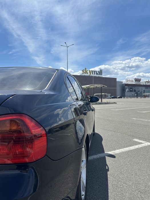 Продам автомобіль бмв е90
