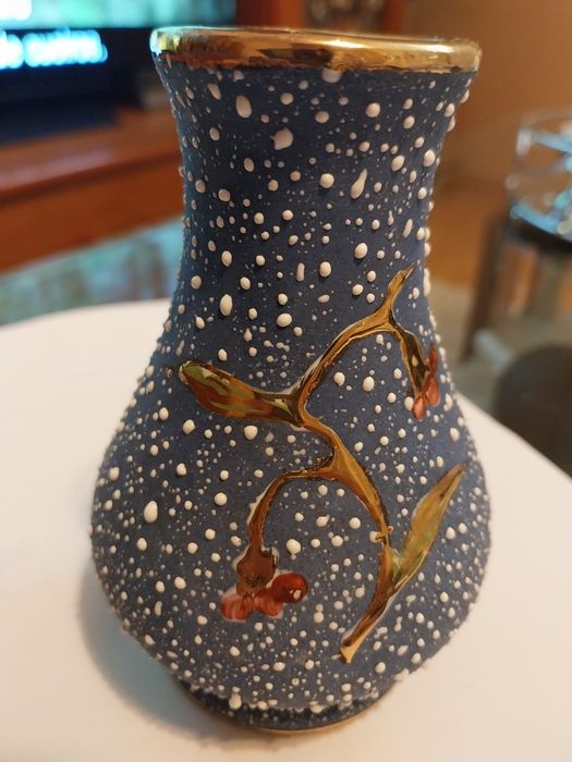 Faiança antiga de Aradas (Aveiro) com detalhes em dourado