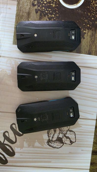 3 telemoveis anti choque