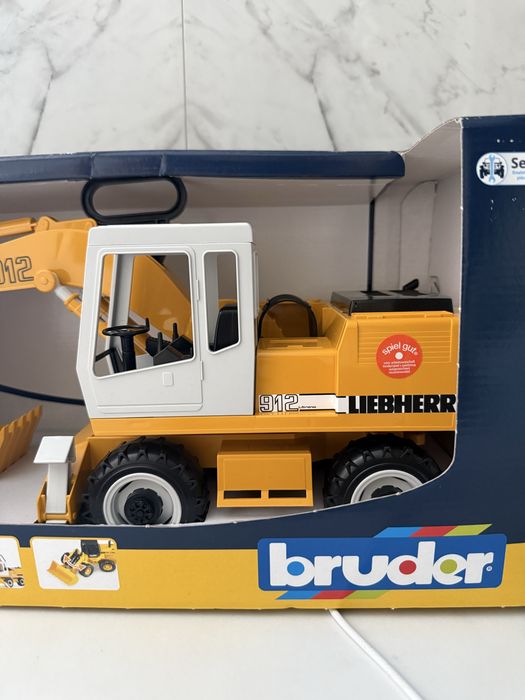 Новий Кран Bruder liebherr