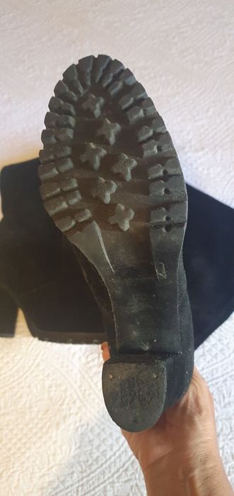 Botas 38 pretas em pele camurca da Foreva