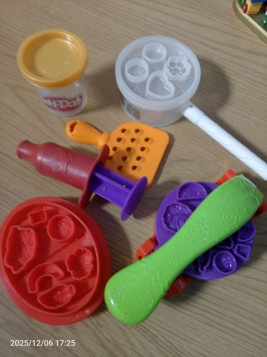 Набір інструментів Play-Doh  для ліплення та творчості