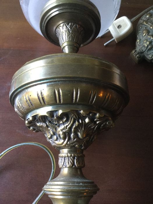 Dois candeeiros em bronze Antigos 50 cm altura 6,2 kg