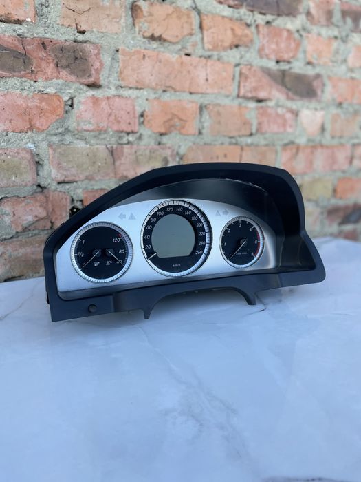 Приборка панель приборів Mercedes C-class w204 avangarde!!