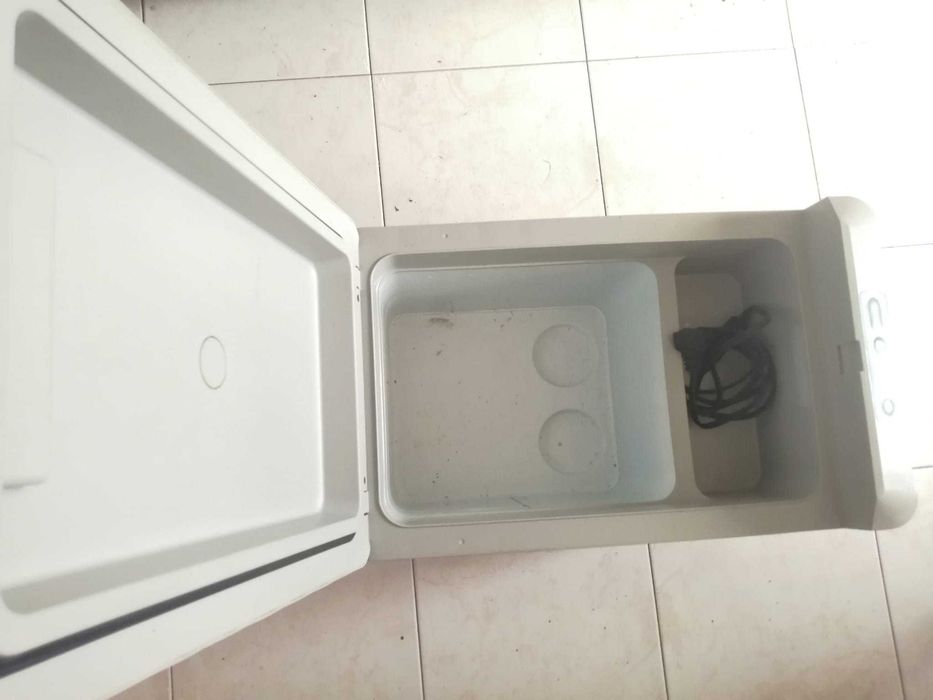 Geladeira Portátil Dometic – Ideal para Caminhão/Camping
