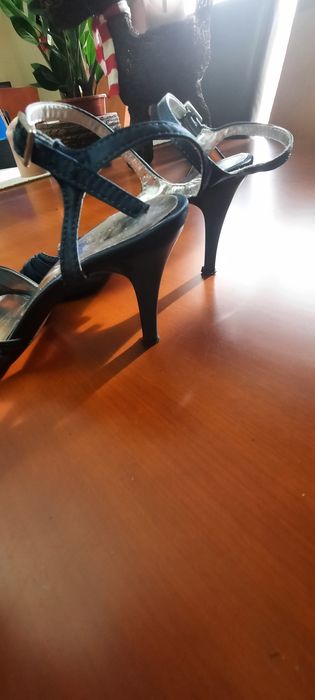 sapatos de salto alto