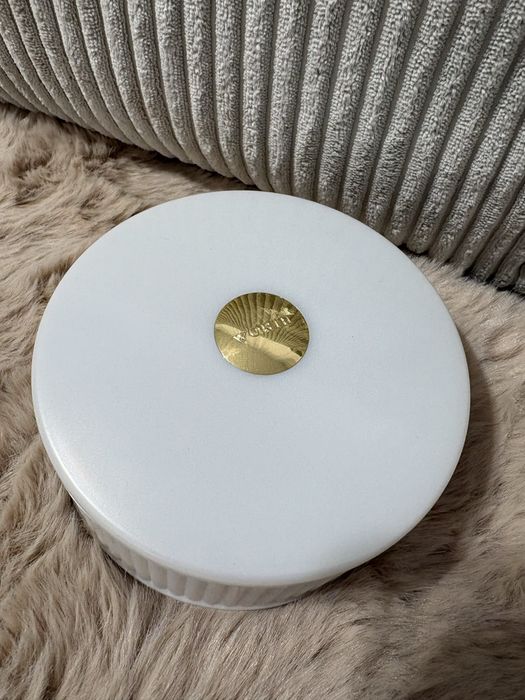 puder perfumowany do ciała Je Reviens