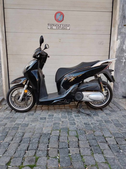 Honda SH 300cc Preta
