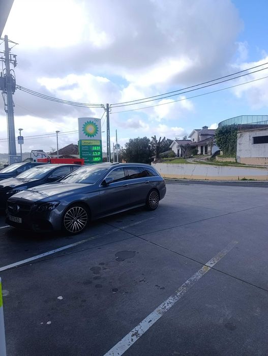 Mercedes E220  versão AMG de 7 lugares (rara) 11/2017
