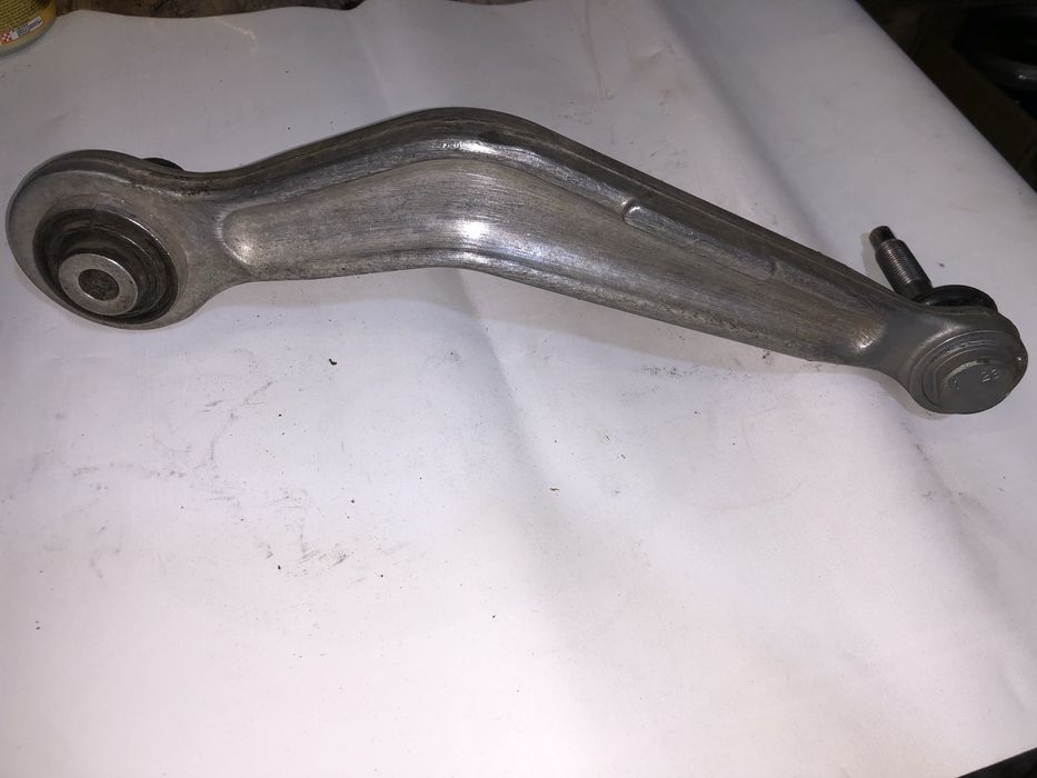 Задній верхній важіль лівий 33326770817 відреставрований  Bmw e39