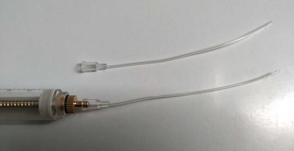 Ponteiras e seringa / sonda para criação de aves e colher