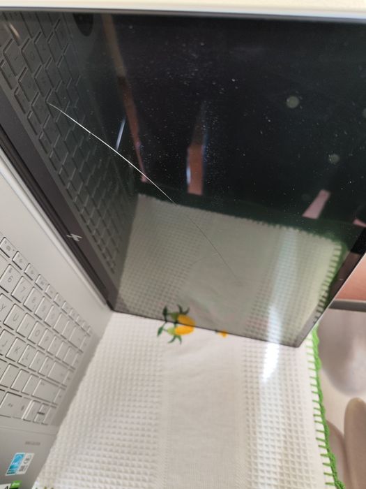 HP Envy 15 OLED i7 16GB RTX 2060 – Para peças ou reparação
