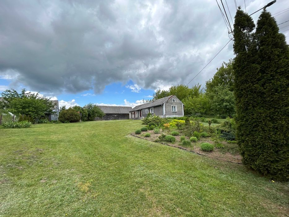 Działka z budynkami w  Kownatach