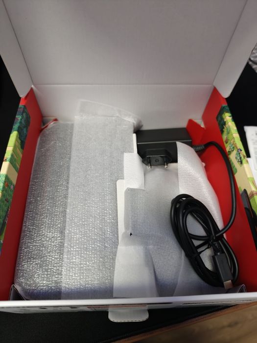 Nintendo Switch 2 (praktycznie nówka)