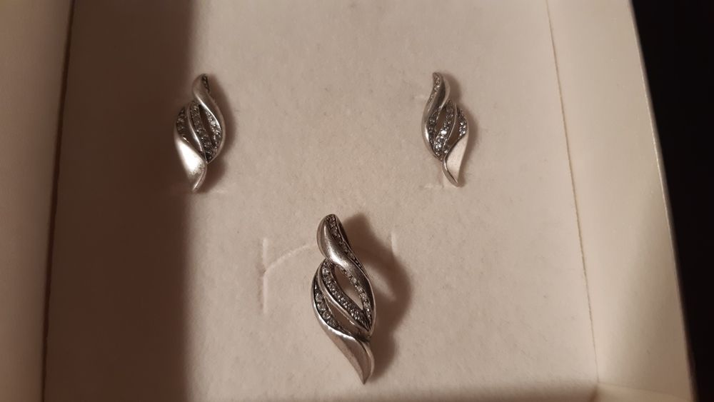 Apart srebrny zestaw zawieszka z kolczykami, cyrkonie