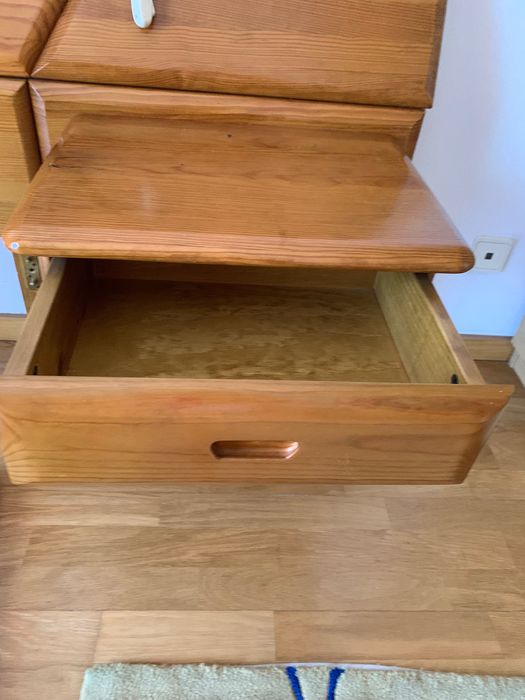 Cama de casal em madeira maciça, mesinhas d cabeceira, colchao, gavet