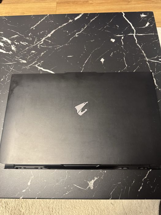 Laptop gamingowy GIGABYTE Aorus 7 9kf