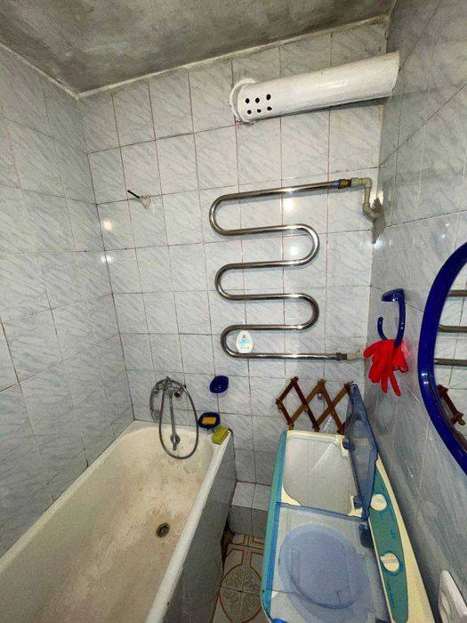 Здається 2 кімнатна р - н Центр р-н 14 школи